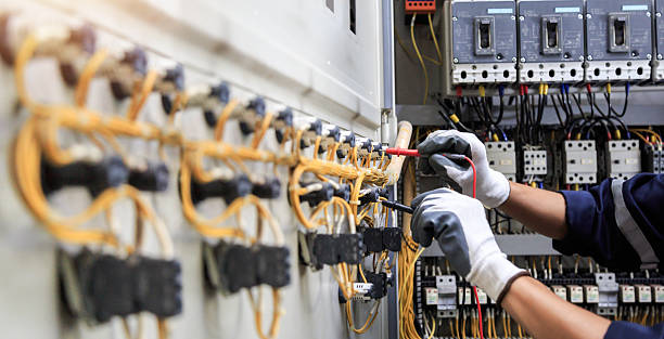 Professional Electrician technician working in Sterling Heights, MI